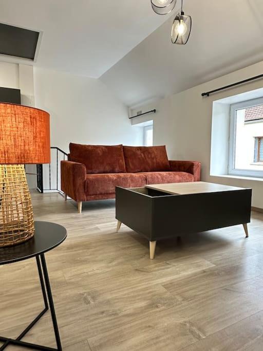 L'Impasse, T2 Neuf Et Bien Equipe, Plein Coeur De Maincy Apartment Luaran gambar