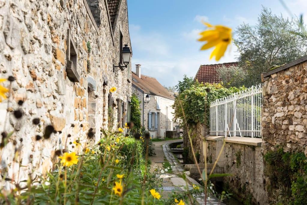 L'Impasse, T2 Neuf Et Bien Equipe, Plein Coeur De Maincy Apartment Luaran gambar