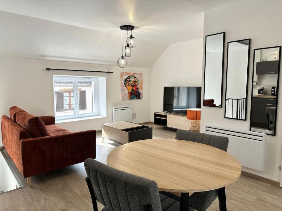 L'Impasse, T2 Neuf Et Bien Equipe, Plein Coeur De Maincy Apartment Luaran gambar